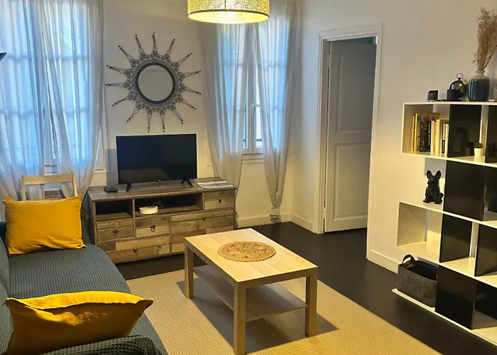 Vieux Apartment *